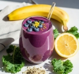 Refreshing Low Sodium Smoothie with Kale, Blueberries & Lemon (DASH Diet Inspired)