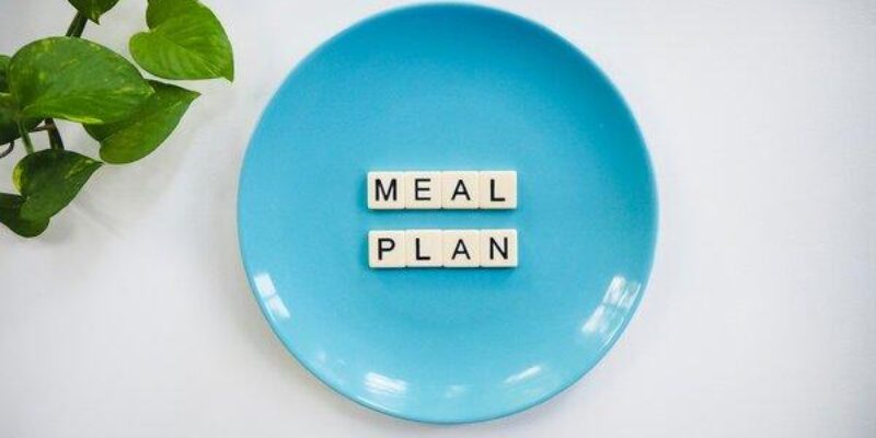 The DASH Diet: A 7-Day Meal Plan to Lower Blood Pressure and Improve Heart Health